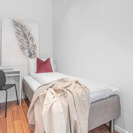 Ocean-view Haven: Take A Swim From Your Window! * Μπέργκεν