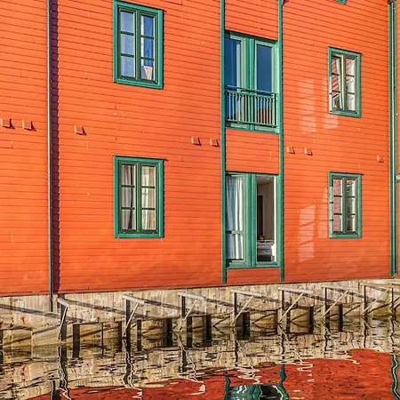 Apartment Ocean-view Haven: Take A Swim From Your Window! Bergen