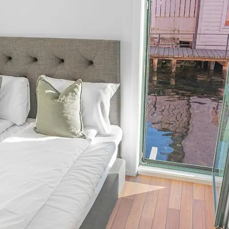 Ocean-view Haven: Take A Swim From Your Window! * Bergen