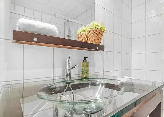 Ocean-view Haven: Take A Swim From Your Window! Apartment *