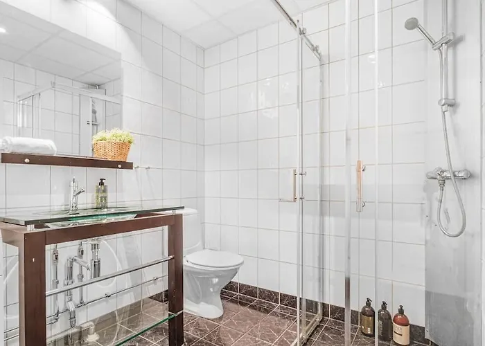 Ocean-view Haven: Take A Swim From Your Window! Bergen