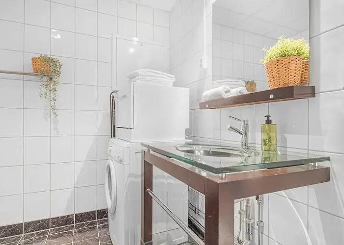 Ocean-view Haven: Take A Swim From Your Window! * Bergen