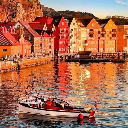 公寓 Ocean-view Haven: Take A Swim From Your Window!